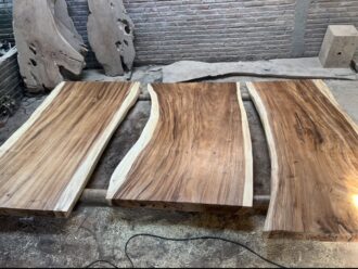 Suar Table